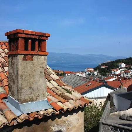 And With Parking Space Vrbnik, Krk - 5302 Guest house Vrbnik (Primorje-Gorski Kotar)