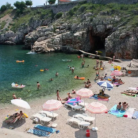 Guest house And With Parking Space Vrbnik, Krk - 5302 Vrbnik (Primorje-Gorski Kotar)