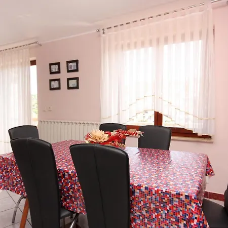 Guest house And With Parking Space Vrbnik, Krk - 5302